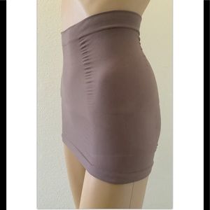 SKIMS Kim Kardashian MINI Skirt Slip (Body Sculpting) Size 2XL / 3XL or 4XL/ 5XL